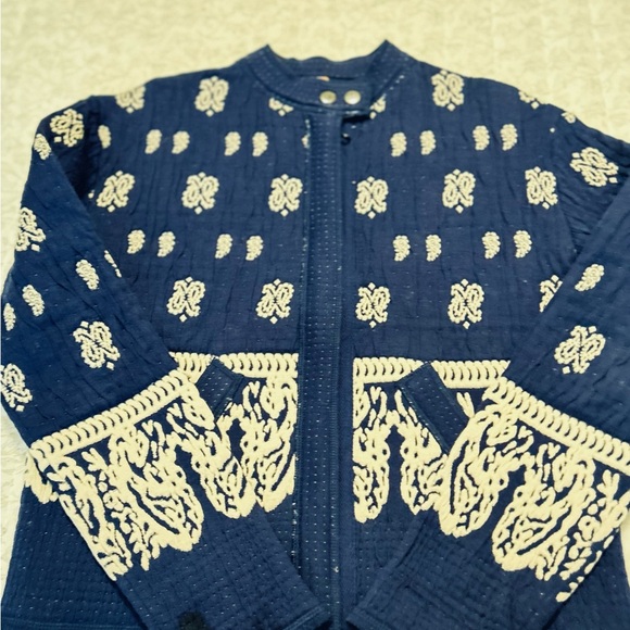 Free People Short Jacket Blue with Cream Accents. Size: 0 - Picture 5 of 8